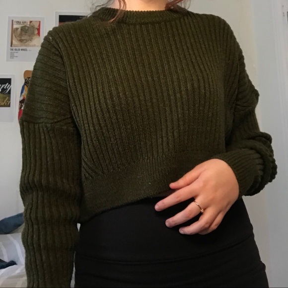 SOLD / green UO sweater - Picture 1 of 4